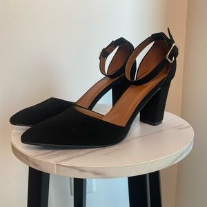 Closed Toed Thick Heel Ankle Strap